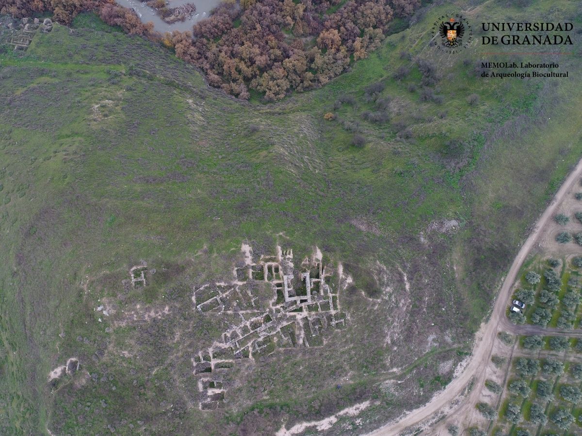 vista aérea Yacimiento arqueológico Cerro de la Mora